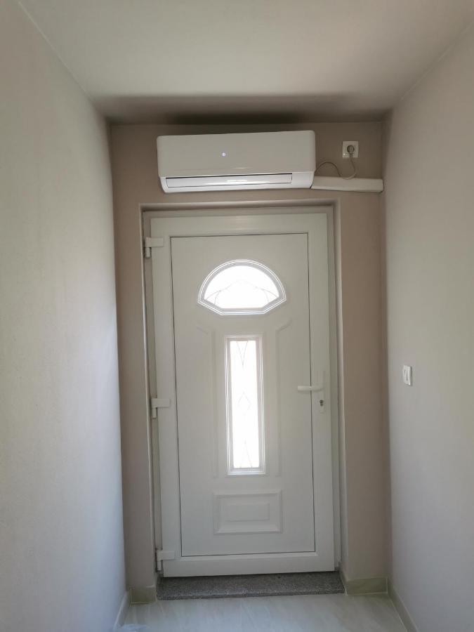 Apartment Luki Повиле Екстериор снимка