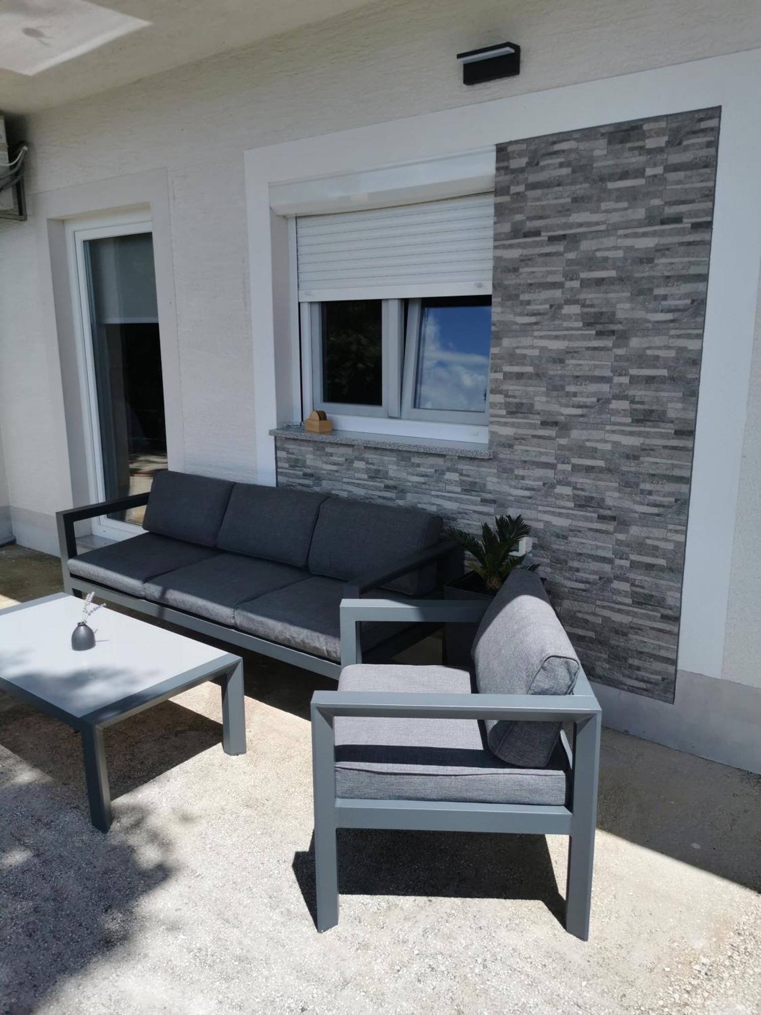 Apartment Luki Повиле Екстериор снимка